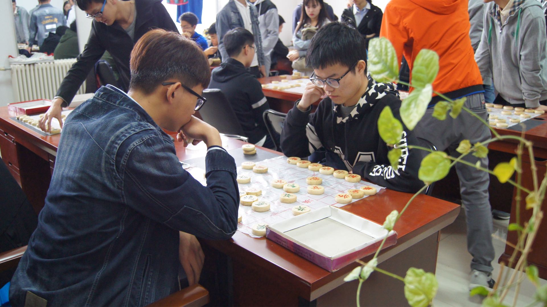 此次比赛进一步丰富了同学们的业余文化生活,也为学校建设高水平棋牌